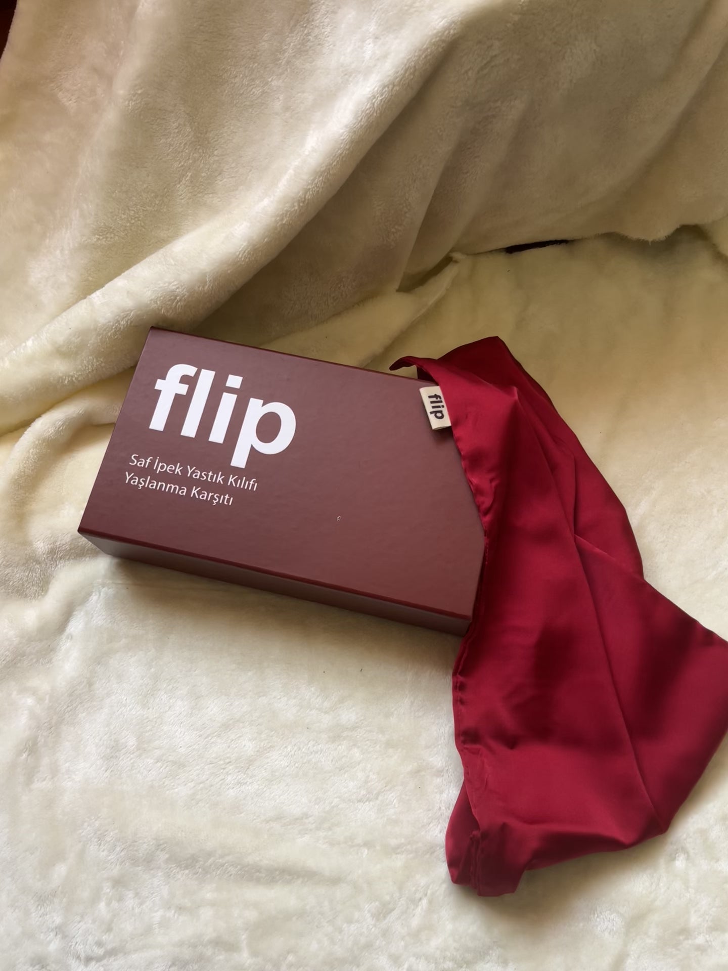 Dut İpek Bordo Premium Yastık Kılıfı